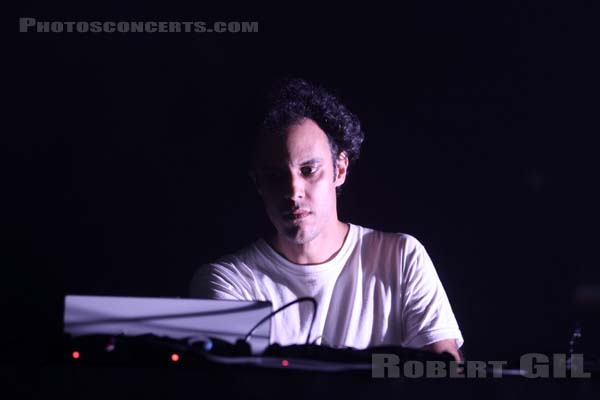 FOUR TET - 2014-11-01 - PARIS - Grande Halle de La Villette - 